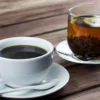 Μαύρο τσάι vs Καφές Ποιο έχει περισσότερη καφεΐνη;